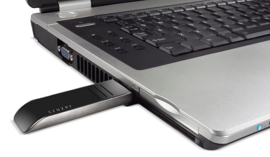 sandisk_cruzer_contour_in_laptop_550