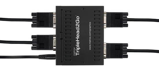De TripleHead2Go verdeelt één VGA-uitgang over drie monitoren. De TripleHead2Go verdeelt één VGA-uitgang over drie monitoren.