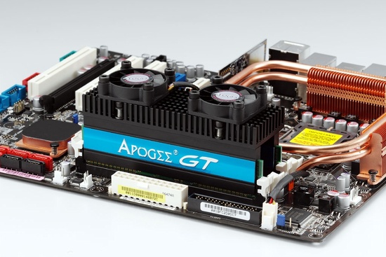 apogee_ddr3_1800_cool_it_smart1_550