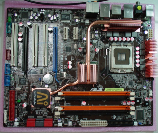 Asus X38 moederbord bij Computex 2007