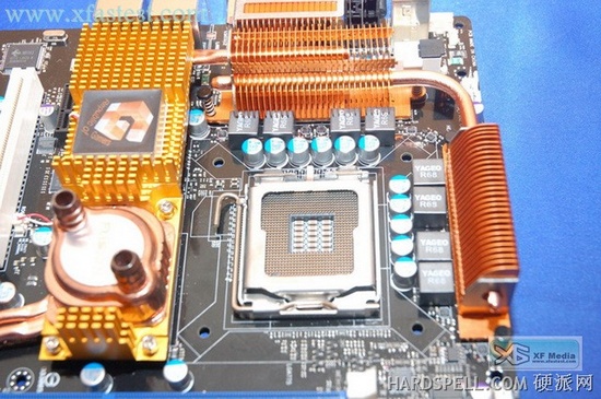 asusmaximusextreme3_550_01