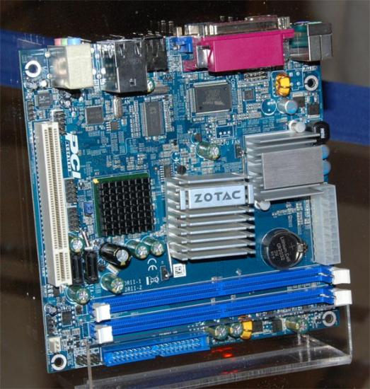 Atom moederbord van Zotac