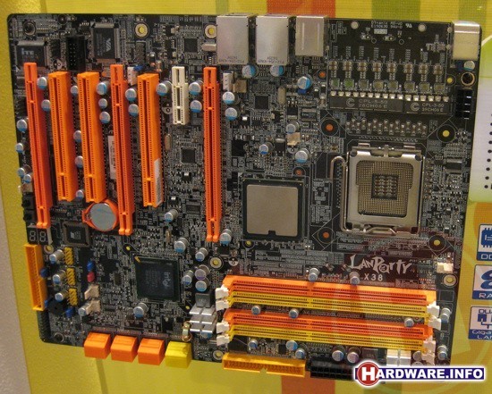 DFI LanParty X38-T3R
