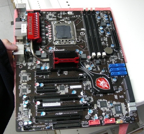 foxconn_flamingblade_1
