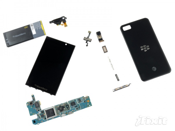 iFixit neemt BlackBerry Z10 onderhanden 
