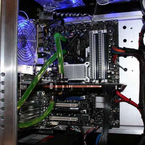 intel_dx38bt_550