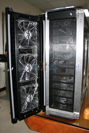 lianli_front_550