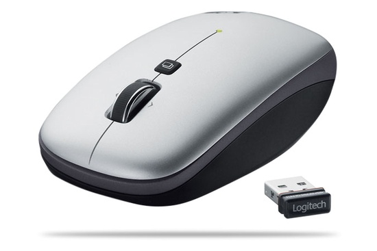 logitech_clip_and_go_550