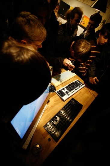 optimus_maximus_demonstration_moscow_01_550