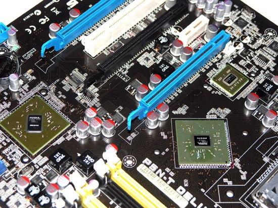 Drie PCI-E slots voor triple-SLI