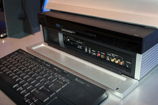 sony_vaio_xl3_open_550