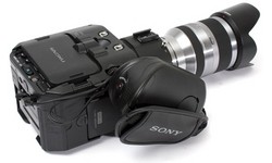 Sony NEX-FS100 + 18-200 kit