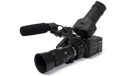 Sony NEX-FS100 + 18-200 kit