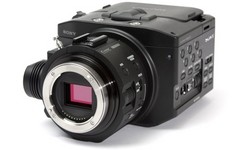 Sony NEX-FS100 + 18-200 kit