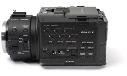 Sony NEX-FS100 + 18-200 kit