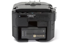 Sony NEX-FS100 + 18-200 kit