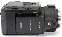 Sony NEX-FS100 + 18-200 kit