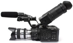 Sony NEX-FS100 + 18-200 kit