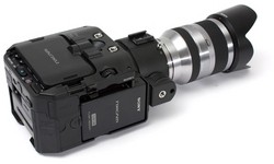 Sony NEX-FS100 + 18-200 kit