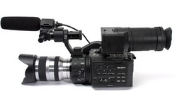 Sony NEX-FS100 + 18-200 kit