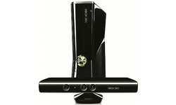 Microsoft Xbox 360 250GB + Kinect Adventures + Kung Fu Panda 2