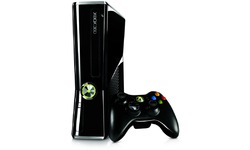 Microsoft Xbox 360 250GB + Kinect Adventures + Kung Fu Panda 2
