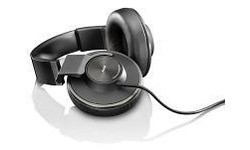 AKG K550