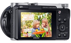Samsung NX3000 16-50 + SEF-8A kit Black