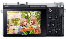 Samsung NX3000 16-50 + SEF-8A kit Black