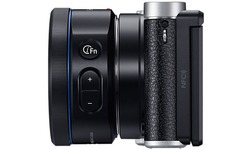 Samsung NX3000 16-50 + SEF-8A kit Black