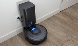 iRobot Roomba i7+ (i7558)