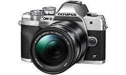 Olympus OM-D E-M10 Mark IV 14-150 kit Black/Silver