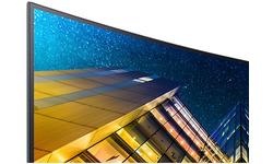 Samsung U32R590