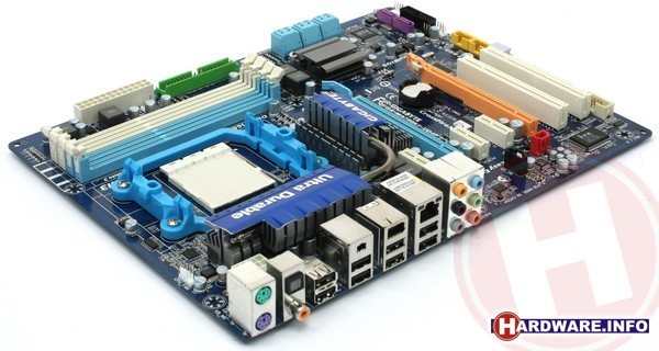 Gigabyte MA790XT-UD4P