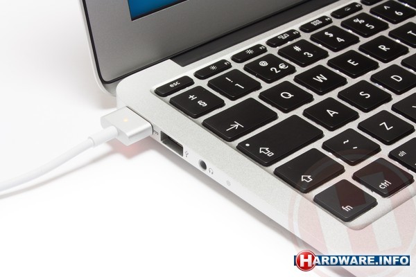 Apple MacBook Air (MD224N/A)