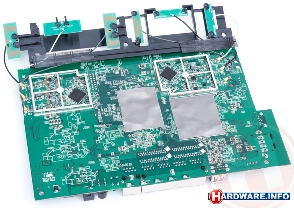 Netgear WNDR4700 Centria