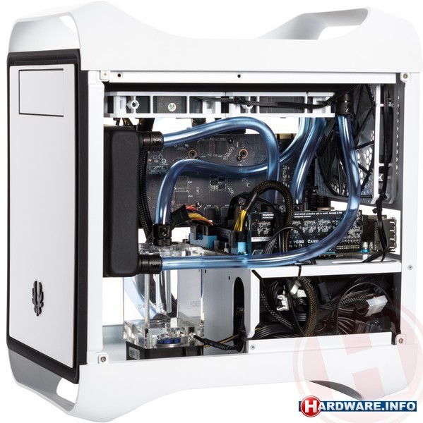 Hardware.Info Water cooled Mini-ITX