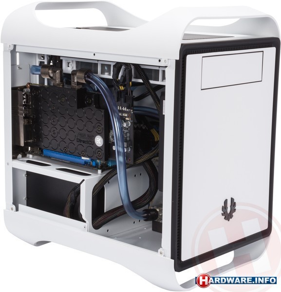 Hardware.Info Water cooled Mini-ITX