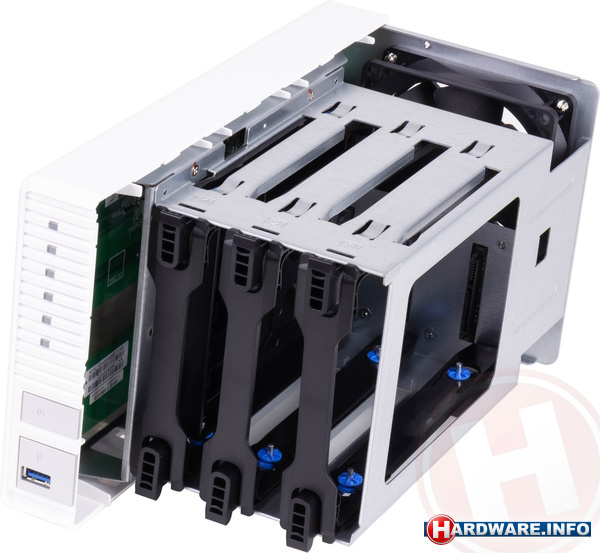 QNAP TS-328